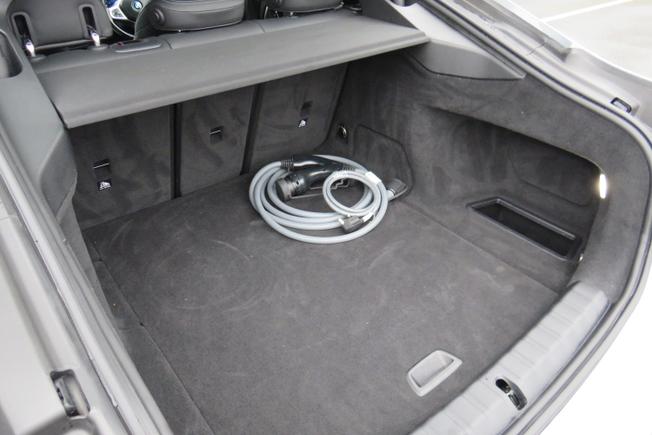 BMW I4 Photo 17
