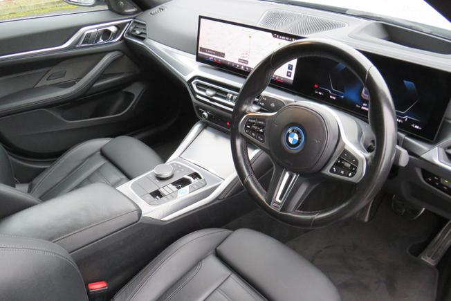 BMW I4 Photo 23