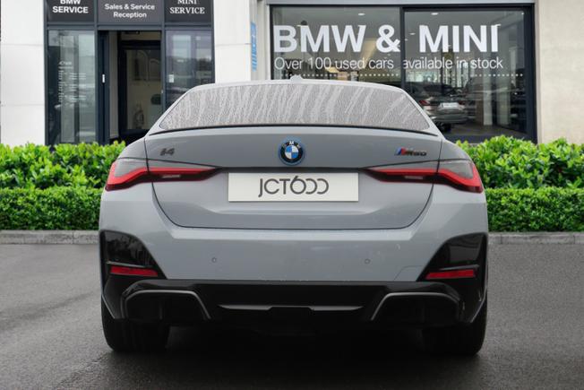 BMW I4 Photo 5