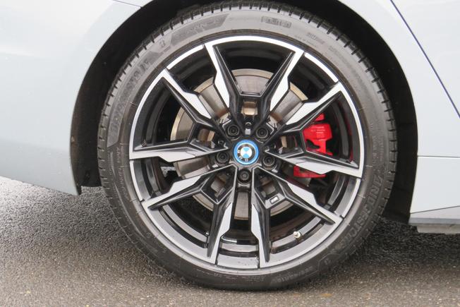 BMW I4 Photo 9