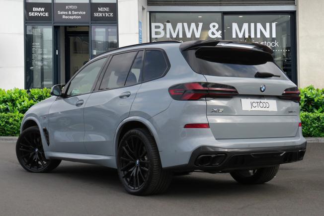 BMW X5 Photo 2