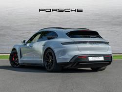 PORSCHE Taycan Photo 2