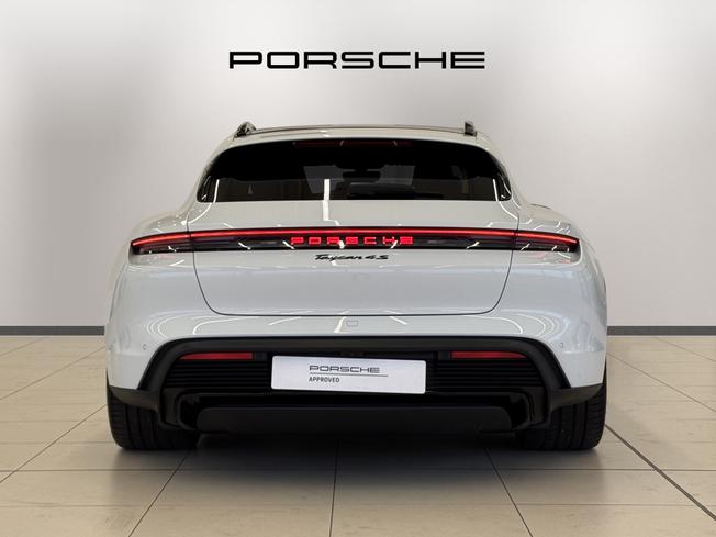 PORSCHE Taycan Photo 10