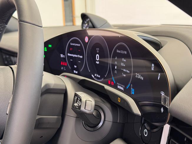 PORSCHE Taycan Photo 25