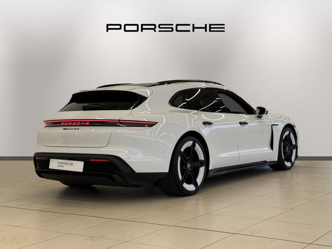 PORSCHE Taycan Photo 3