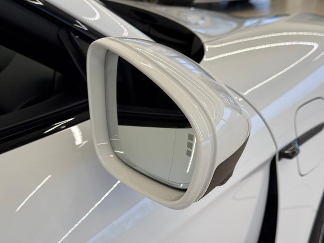 PORSCHE Taycan Photo 33