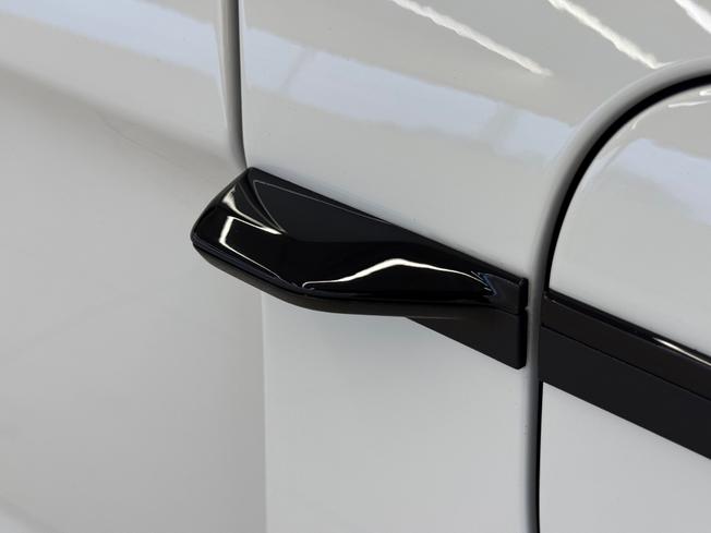 PORSCHE Taycan Photo 34