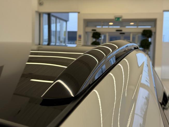 PORSCHE Taycan Photo 40