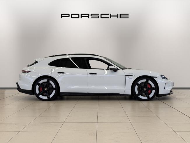 PORSCHE Taycan Photo 7