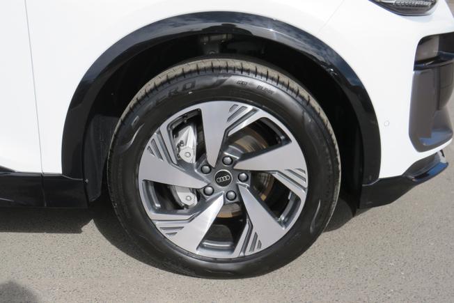 AUDI Q6 E-Tron Photo 11