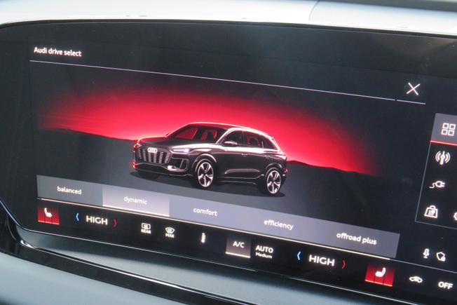 AUDI Q6 E-Tron Photo 18