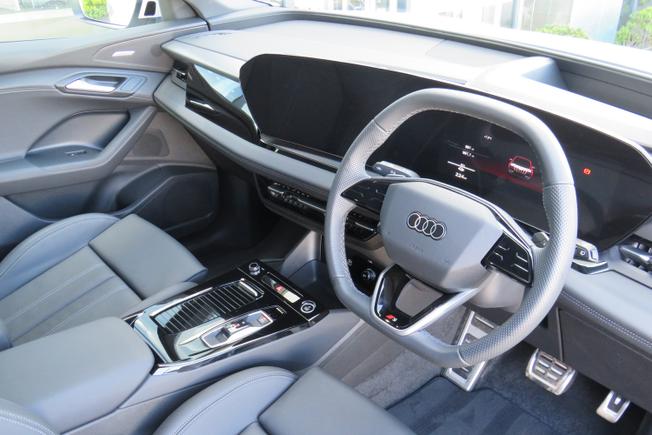 AUDI Q6 E-Tron Photo 21