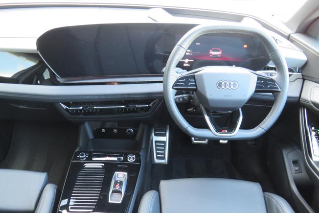 AUDI Q6 E-Tron Photo 25