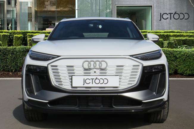 AUDI Q6 E-Tron Photo 4