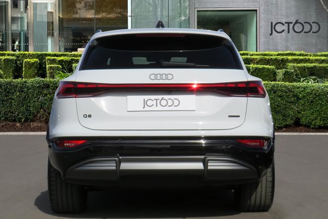 AUDI Q6 E-Tron Photo 5