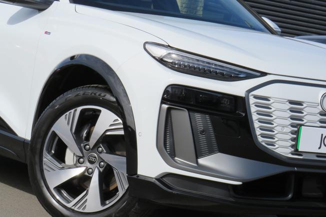 AUDI Q6 E-Tron Photo 6