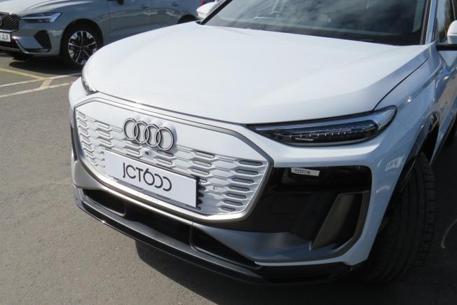 AUDI Q6 E-Tron Photo 8