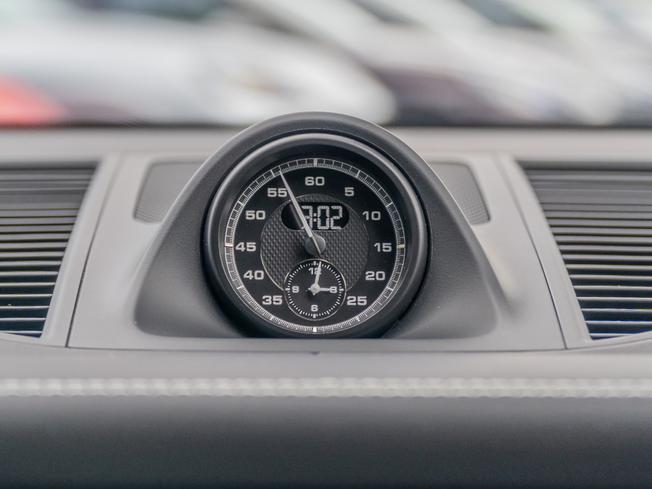 PORSCHE Macan Photo 16
