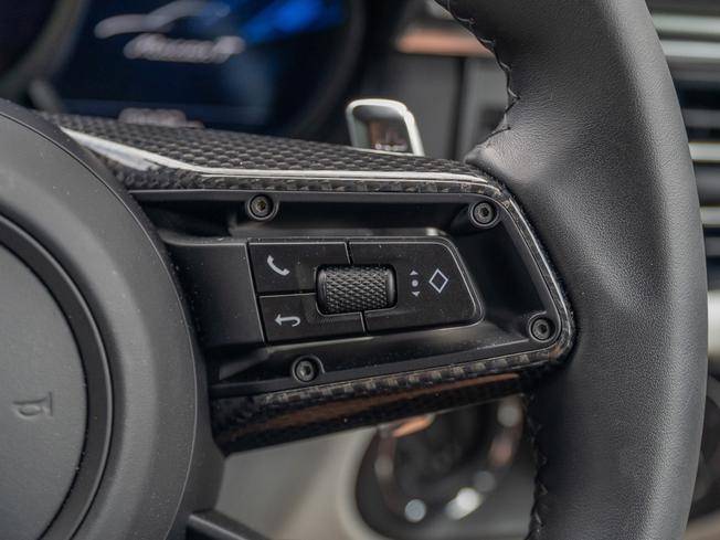PORSCHE Macan Photo 18