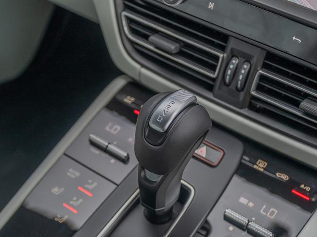 PORSCHE Macan Photo 22
