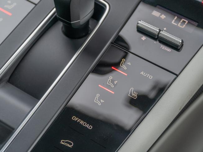 PORSCHE Macan Photo 26