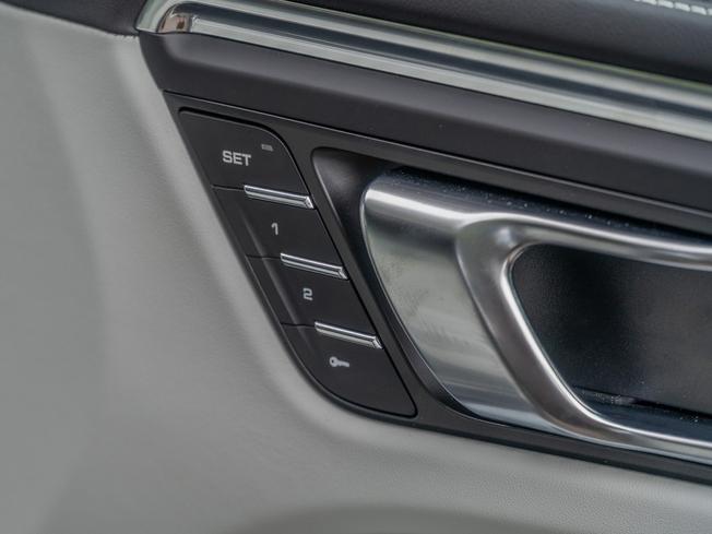 PORSCHE Macan Photo 27