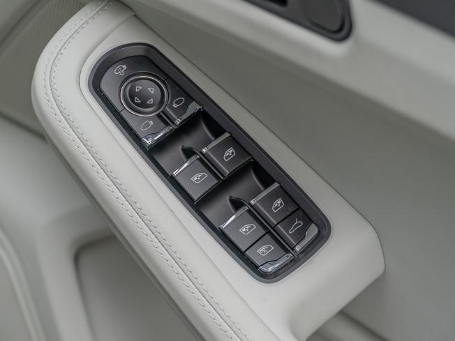 PORSCHE Macan Photo 28