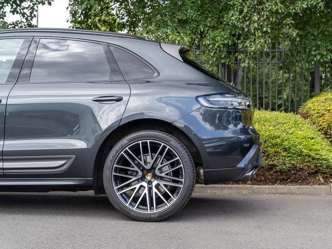 PORSCHE Macan Photo 44