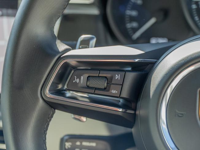 PORSCHE Macan Photo 17