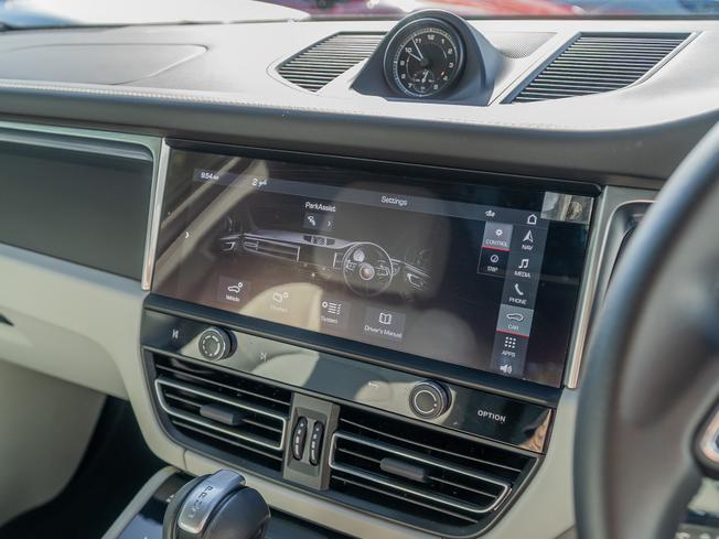 PORSCHE Macan Photo 23