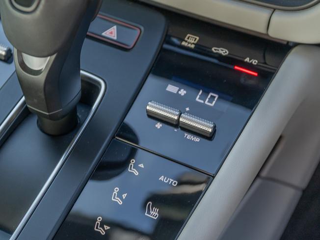 PORSCHE Macan Photo 24