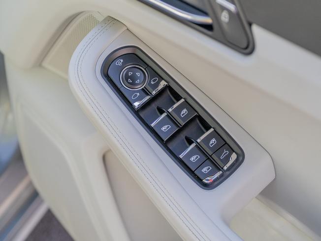 PORSCHE Macan Photo 30
