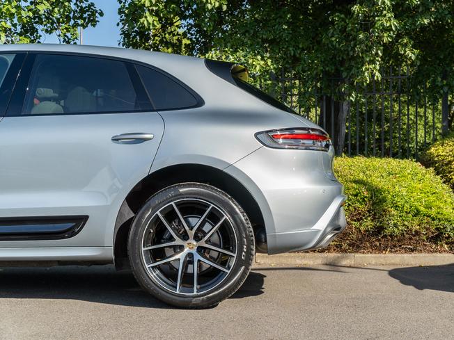 PORSCHE Macan Photo 45