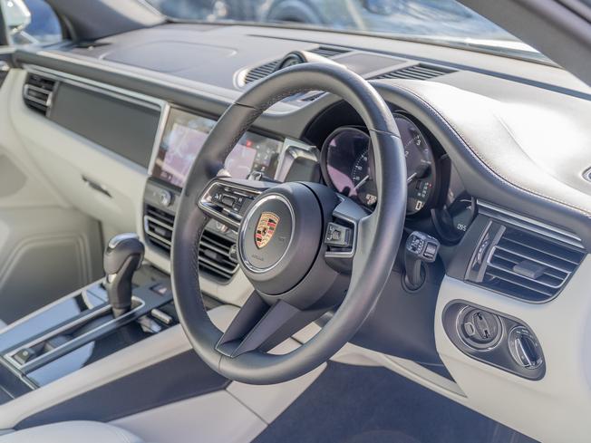 PORSCHE Macan Photo 8