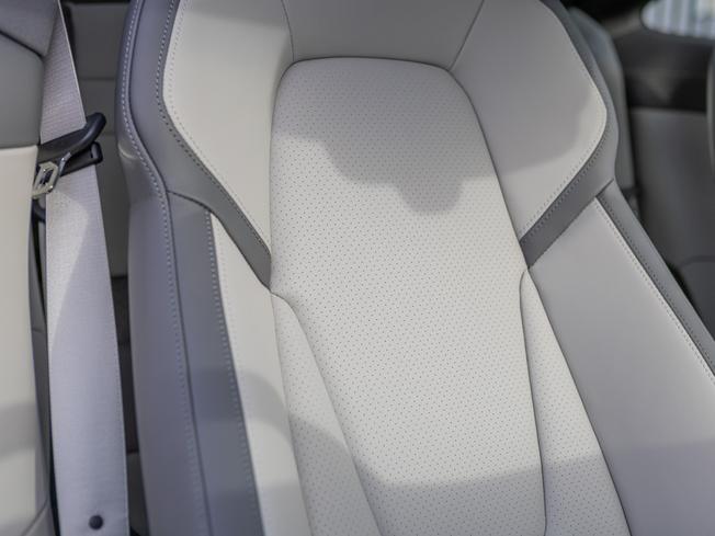 PORSCHE 911 Photo 13