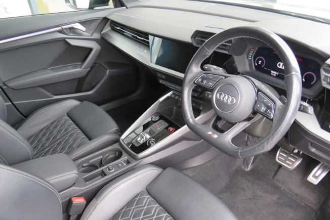 Audi S3 Photo 25