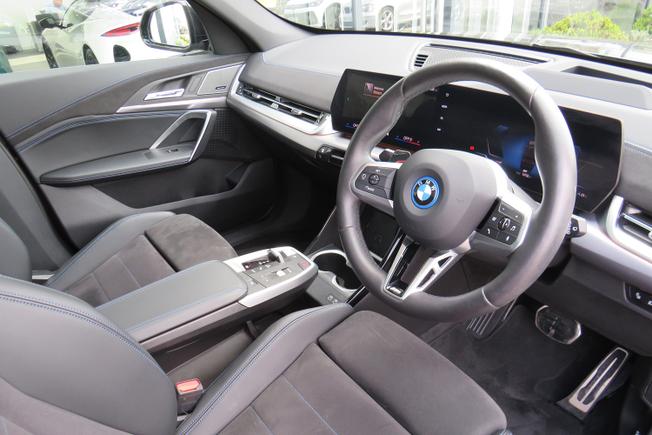 BMW Ix1 Photo 27