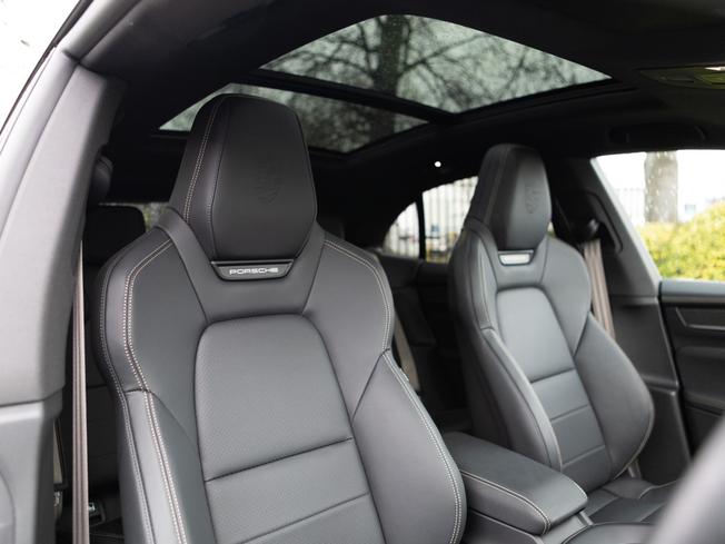 PORSCHE Macan Photo 11
