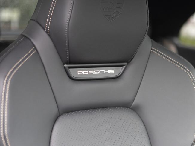PORSCHE Macan Photo 13