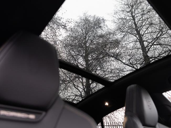 PORSCHE Macan Photo 16