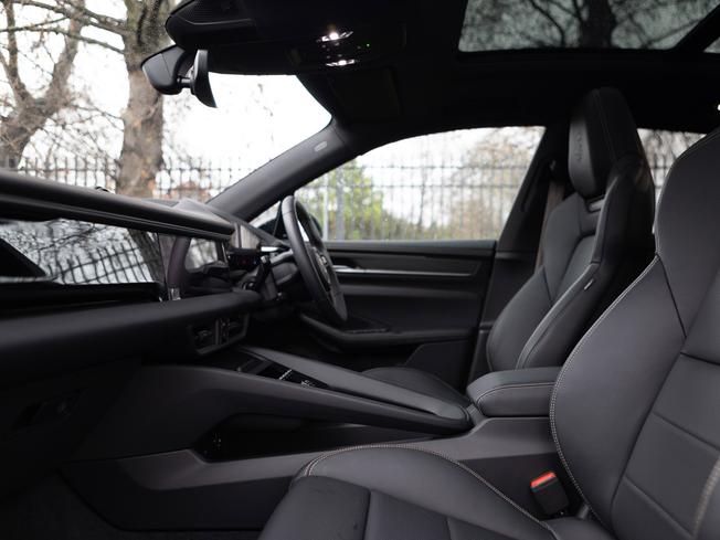 PORSCHE Macan Photo 3