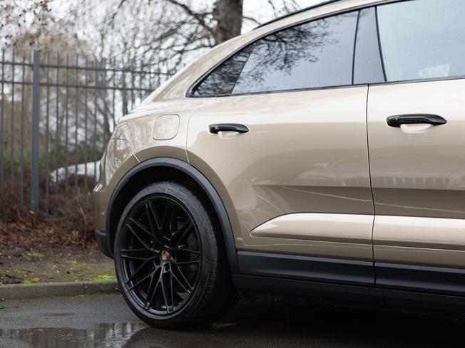PORSCHE Macan Photo 32