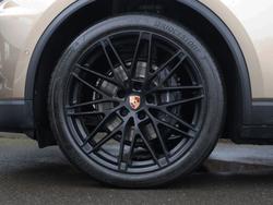PORSCHE Macan Photo 4