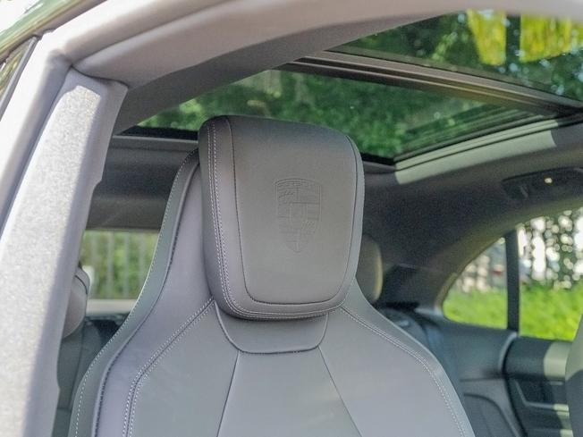 PORSCHE Macan Photo 12