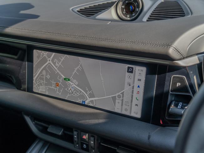 PORSCHE Macan Photo 19