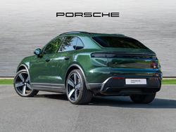 PORSCHE Macan Photo 2