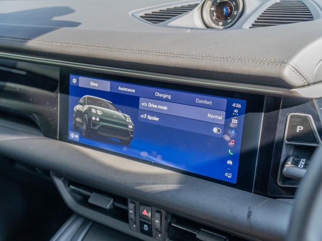 PORSCHE Macan Photo 24