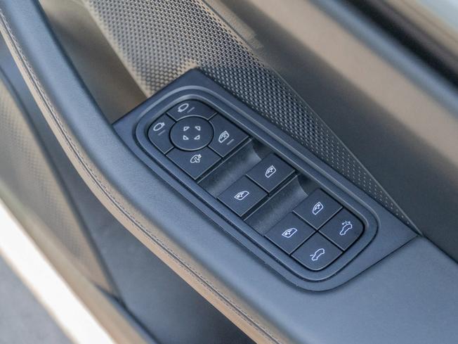 PORSCHE Macan Photo 25
