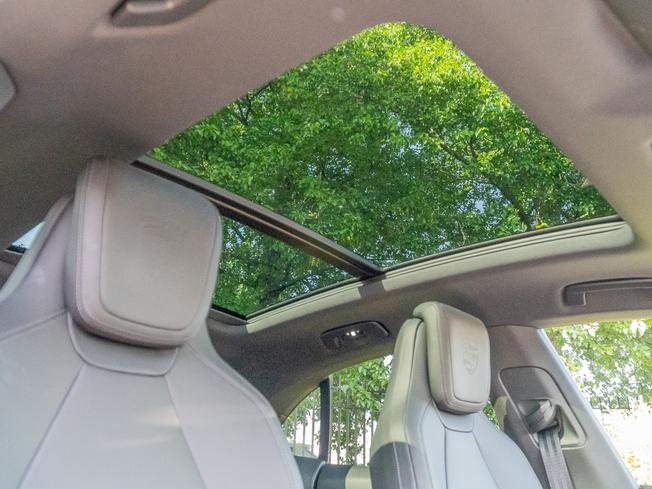 PORSCHE Macan Photo 37
