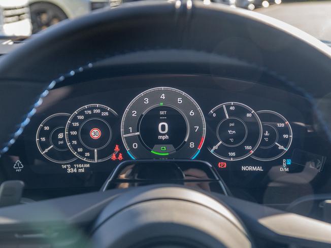 PORSCHE 911 Photo 16